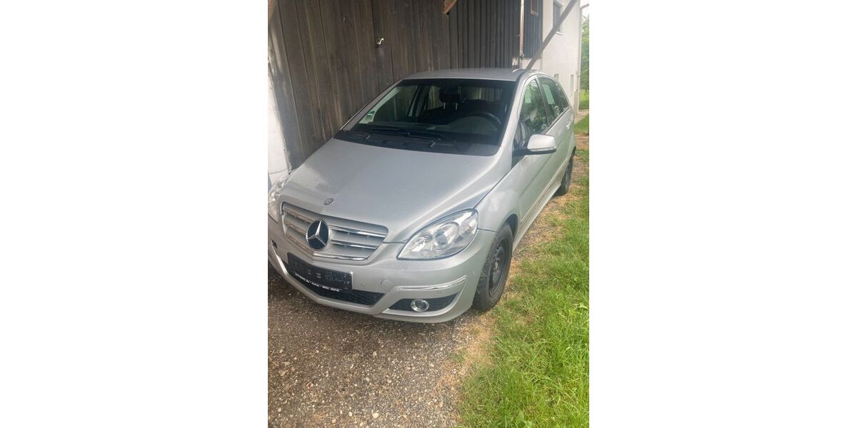 Mercedes-Benz B 170 180.000 km 1.999 &euro; Halfing 83128