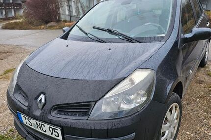 Renault Clio 301.000 km 650 &euro; Trostberg 83308