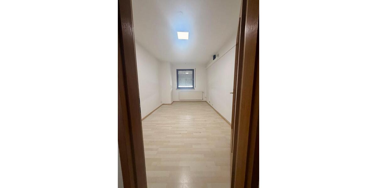 Etagenwohnung Freilassing - 6 Zimmer, 145 m&sup2;, 1.400&euro; | Angebot:27622493
