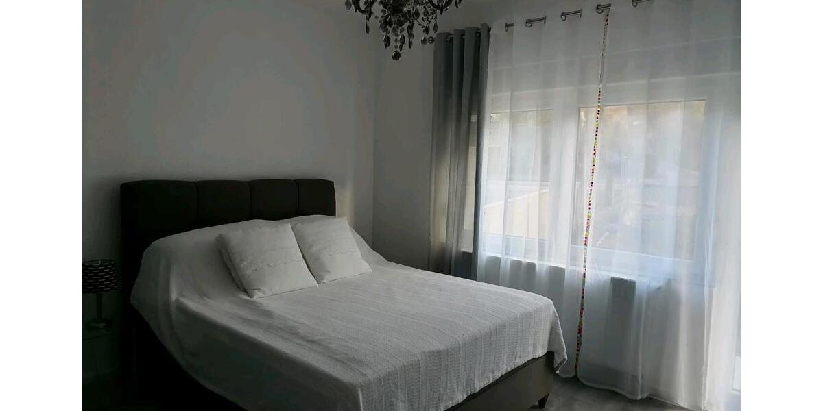 Einfamilienhaus Freilassing - 8 Zimmer, 350 m&sup2;, 430.000&euro; | Angebot:25363238