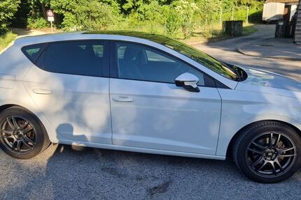 Seat Leon 99.000 km 10.200 &euro; Bad Reichenhall 83435