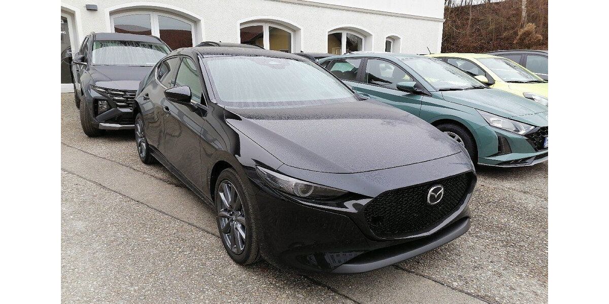 Mazda 3 1.640 km 28.599 &euro; Traunstein 83278
