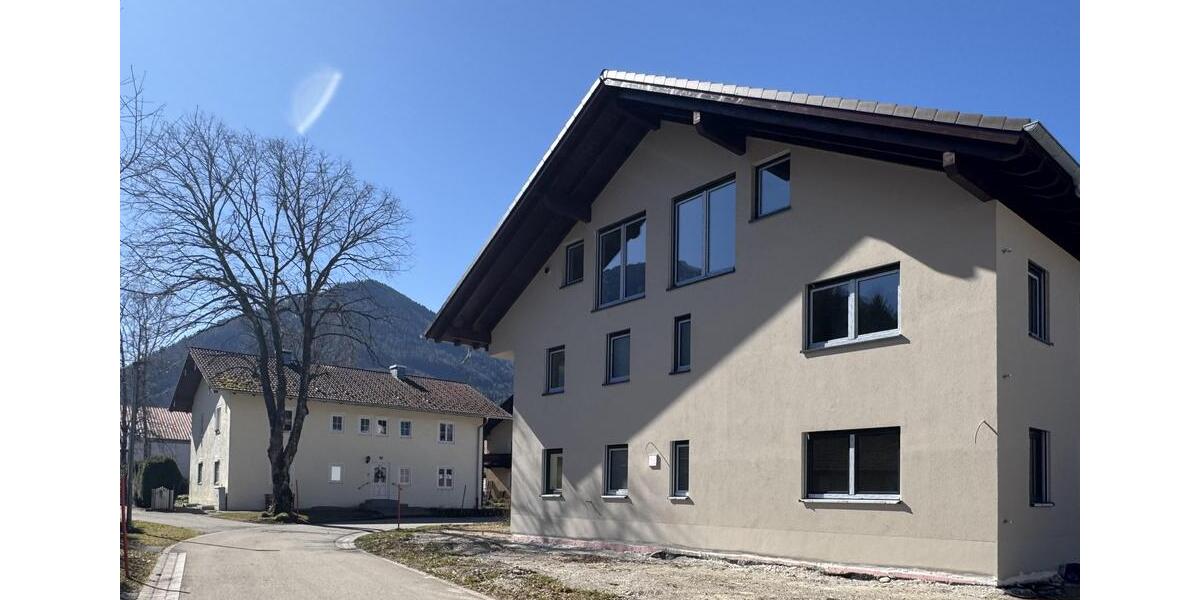 Erdgeschoßwohnung Ruhpolding - 3 Zimmer, 91 m&sup2;, 1.455&euro; | Angebot:25705629