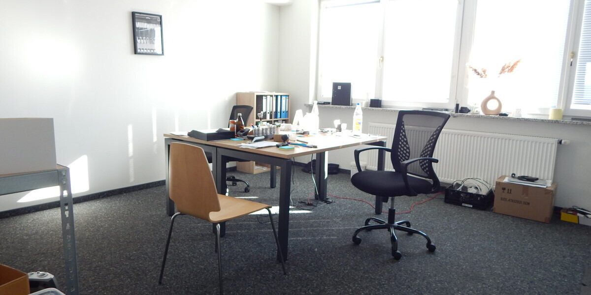 Ausstellungs- bzw. Lagerfläche im Erdgeschoss, mit Büroräumen im 1. OG - in 83395 Freilassing - Gewerbeobjekt Freilassing Freilassing | Angebot:20538048