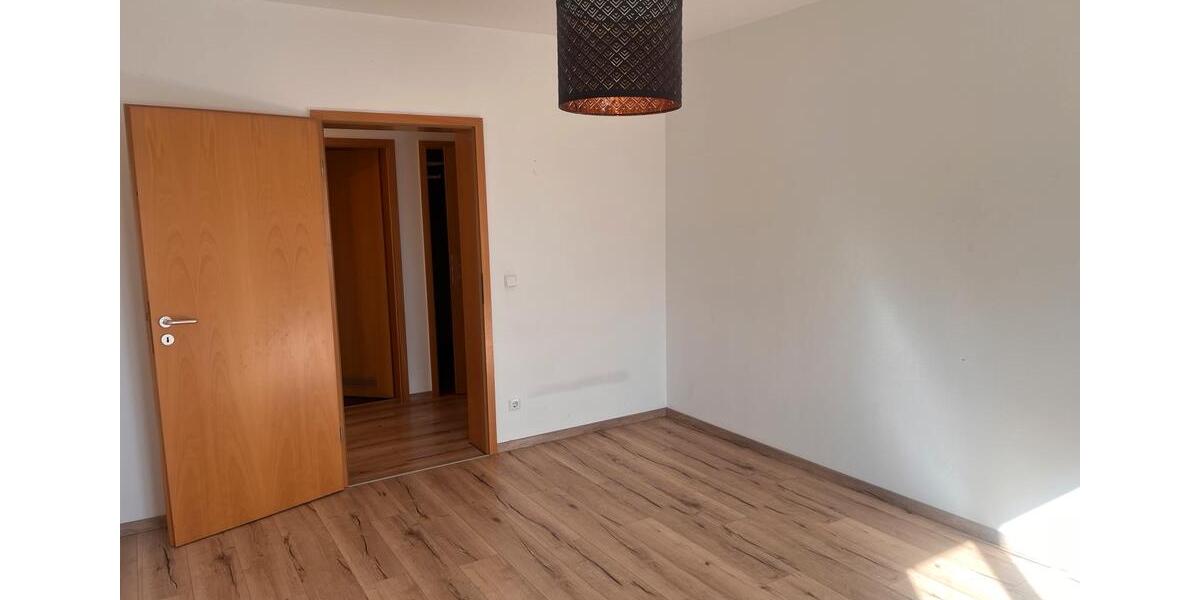 Etagenwohnung Freilassing - 3 Zimmer, 79 m&sup2;, 320.000&euro; | Angebot:25852426