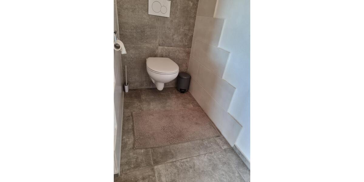 Dachgeschoßwohnung Saaldorf-Surheim Surheim - 3 Zimmer, 100 m&sup2;, 1.480&euro; | Angebot:27606385