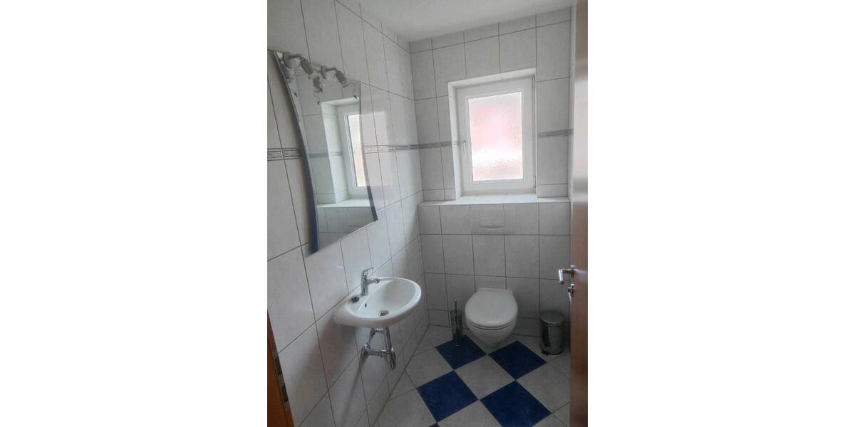 Etagenwohnung Traunreut St. Georgen - 4 Zimmer, 124 m&sup2;, 1.500&euro; | Angebot:26051561