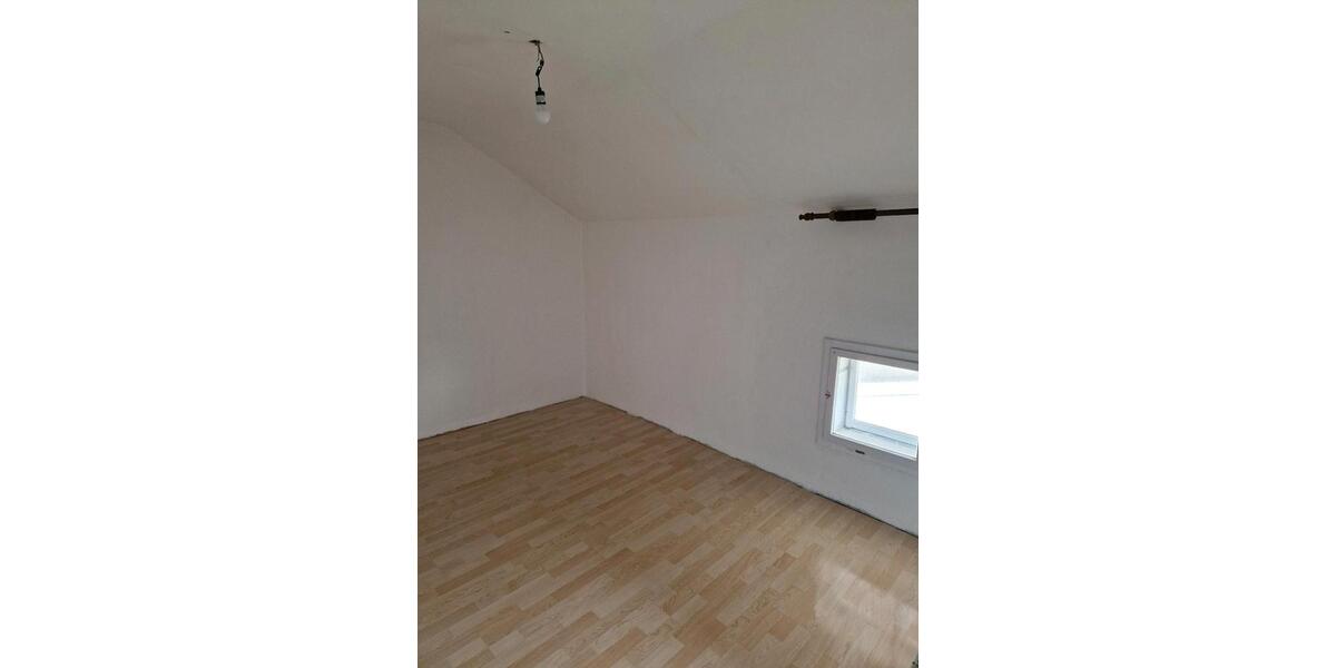 Dachgeschoßwohnung Obing - 4 Zimmer, 95 m&sup2;, 950&euro; | Angebot:25944316