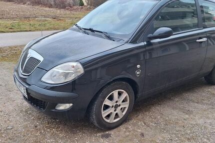 Lancia Ypsilon 158.700 km 2.380 &euro; Freilassing 83395