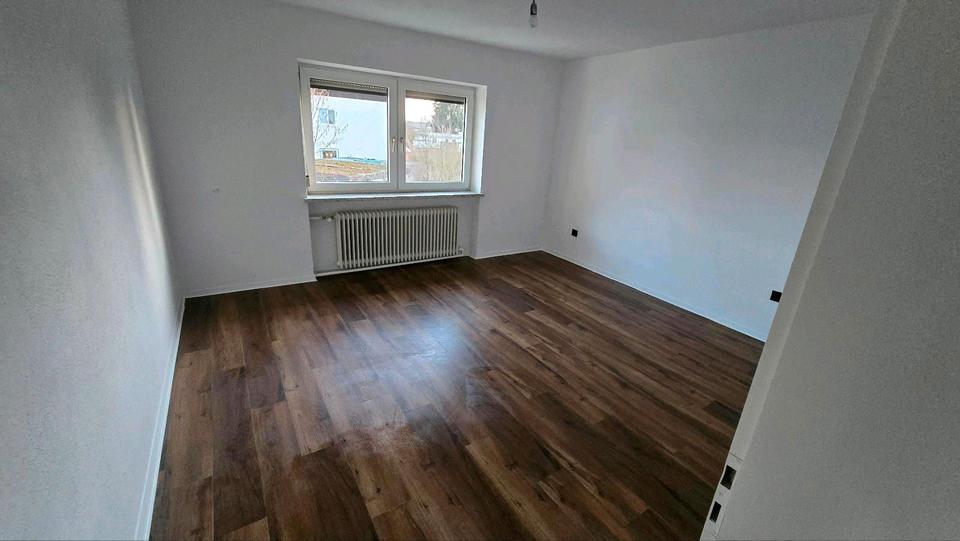 Etagenwohnung Traunreut Irsing - 3 Zimmer, 80 m&sup2;, 1.300&euro; | Angebot:26047297