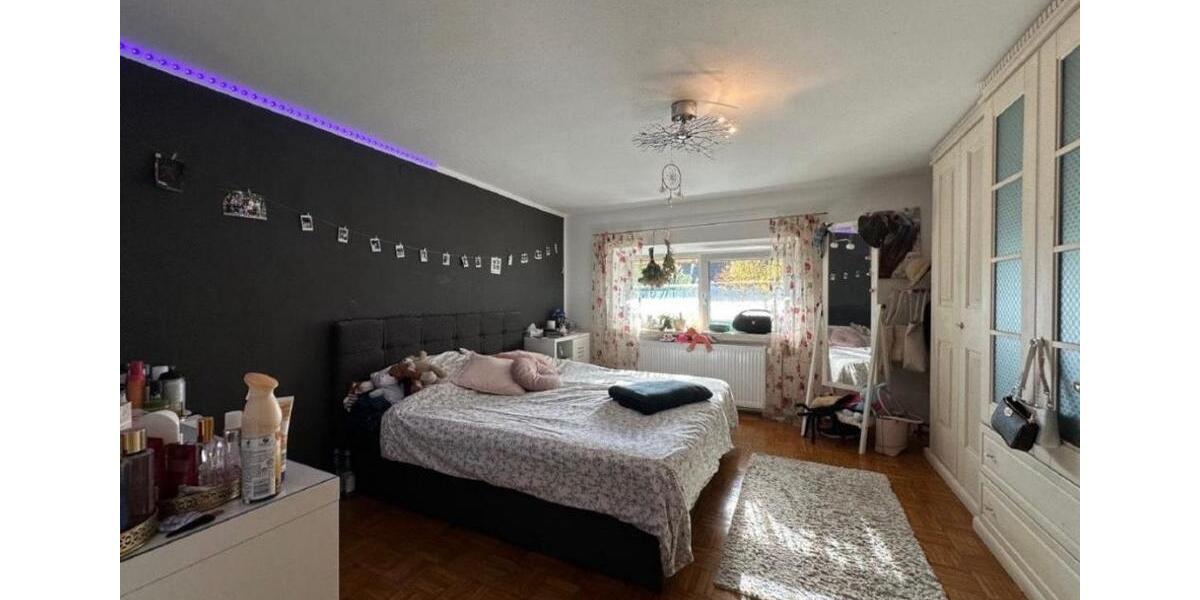 Einfamilienhaus Laufen - 7 Zimmer, 240 m&sup2;, 890.000&euro; | Angebot:27109727