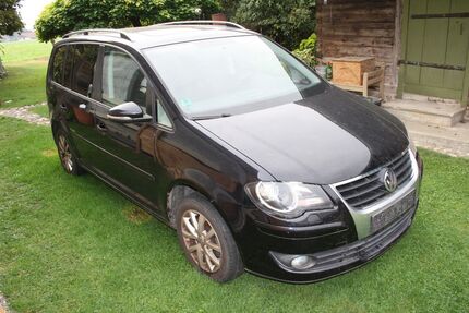 VW Touran 244.000 km 1.900 &euro; Petting 83367