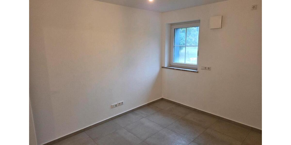 Erdgeschoßwohnung Traunstein - 3 Zimmer, 100 m&sup2;, 1.300&euro; | Angebot:27618369