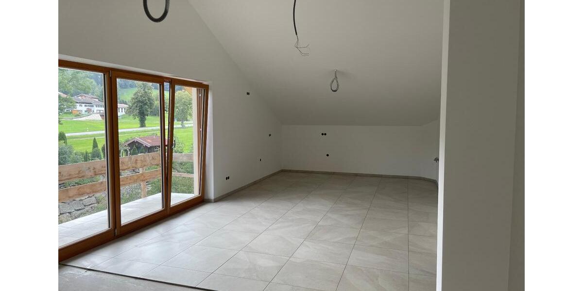 Dachgeschoßwohnung Waging am See Fisching - 4 Zimmer, 119 m&sup2;, 1.610&euro; | Angebot:27550255