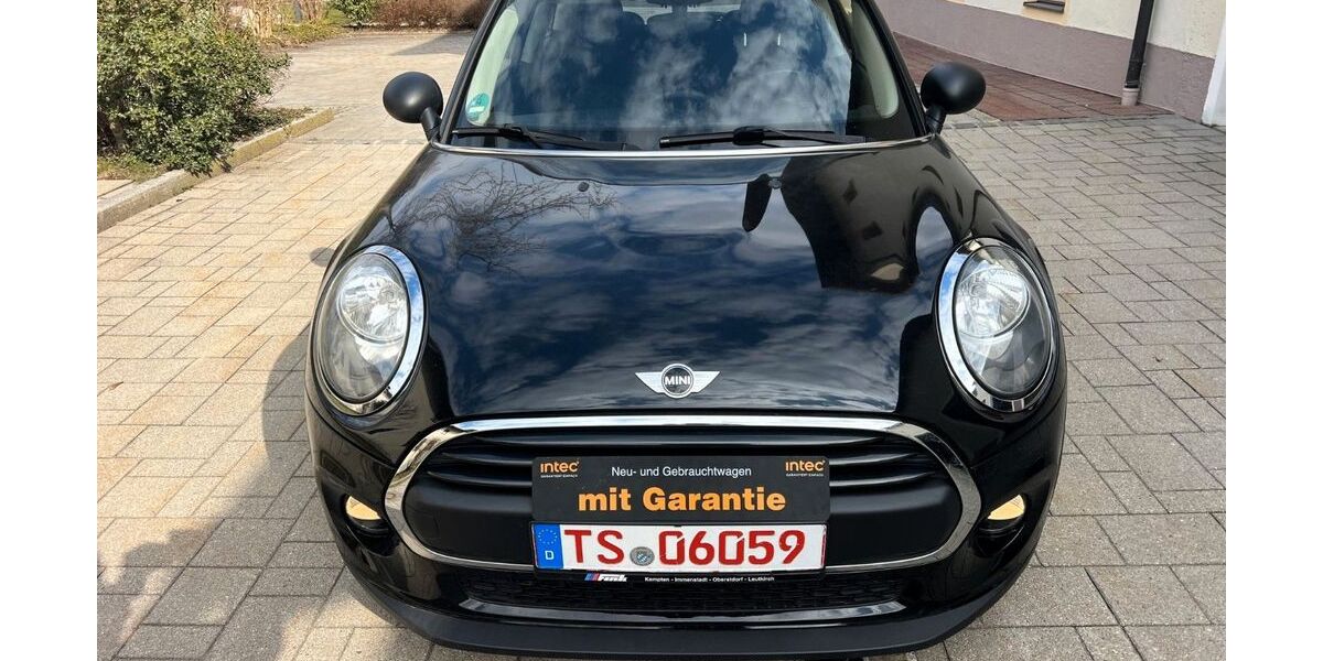 Mini ONE 64.000 km 11.700 &euro; Altenmarkt an der Alz 83352