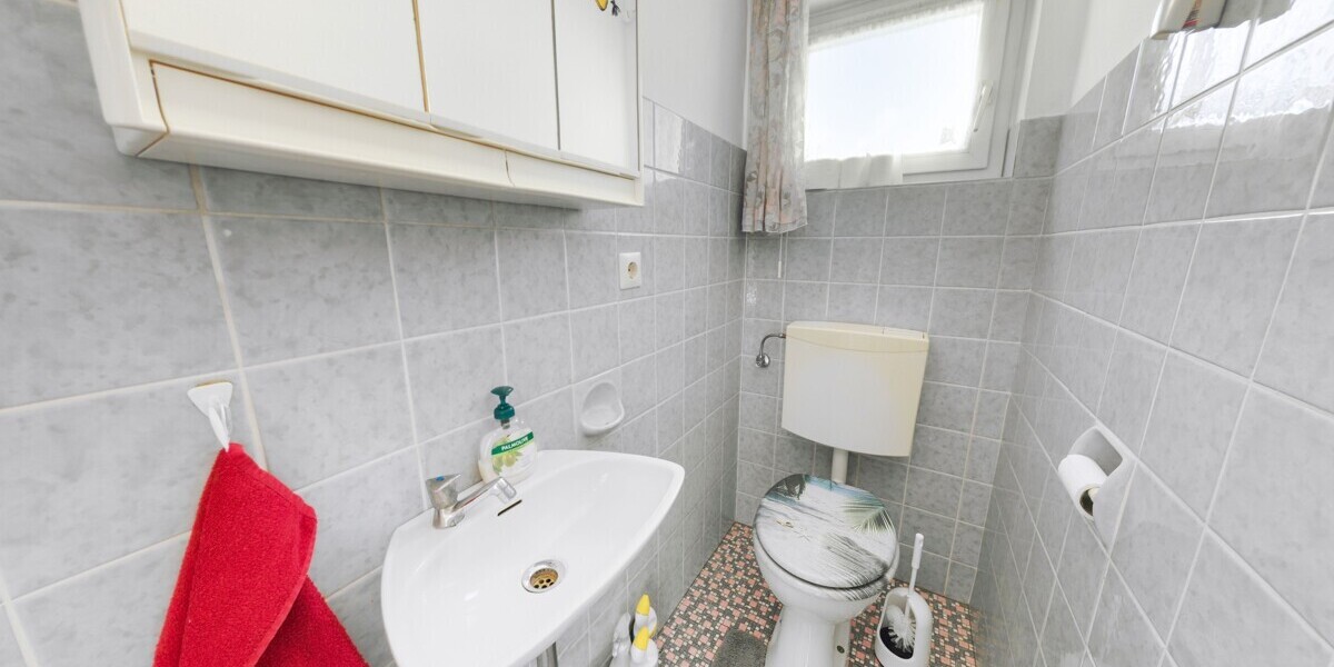 Doppelhaushälfte mit Garten & Garage in ruhiger Lage – viel Potenzial für Ihre Wohnideen - Doppelhaushälfte Freilassing Freilassing | Angebot:27453355