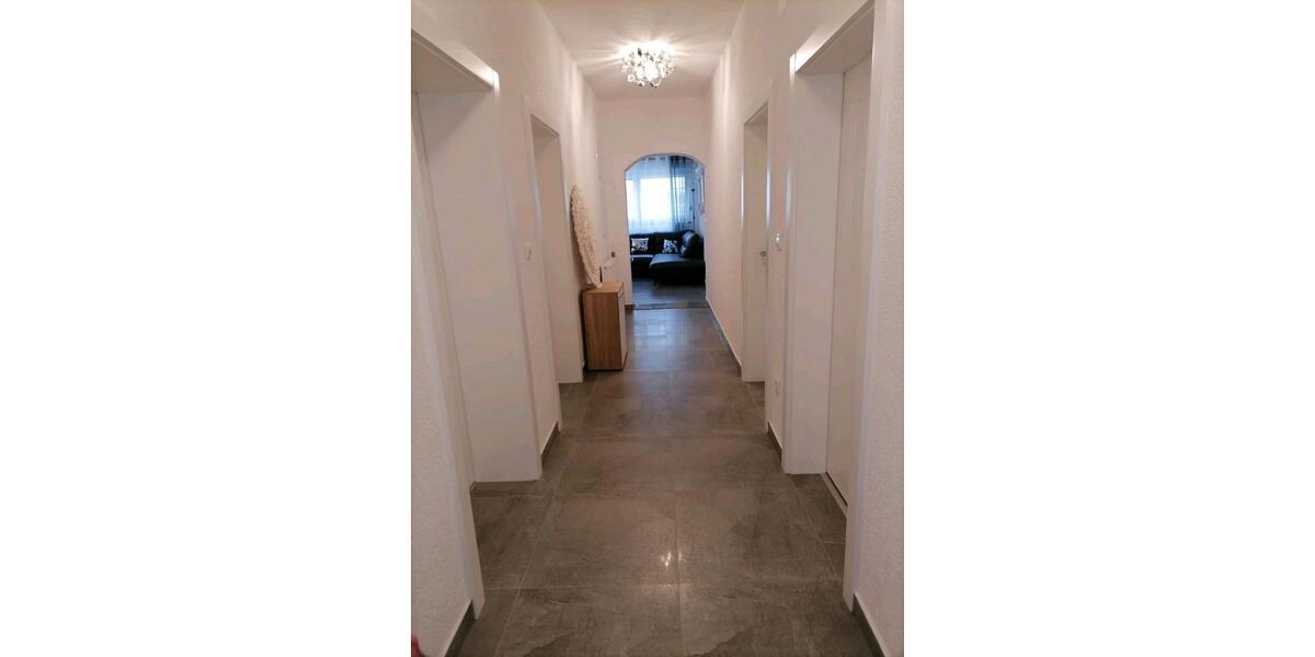 Einfamilienhaus Freilassing - 8 Zimmer, 350 m&sup2;, 430.000&euro; | Angebot:25363238