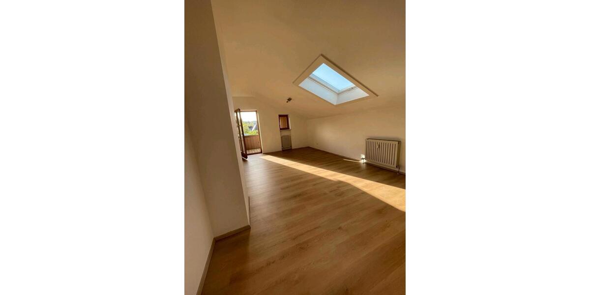 Dachgeschoßwohnung Siegsdorf - 2 Zimmer, 64 m&sup2;, 760&euro; | Angebot:27588851