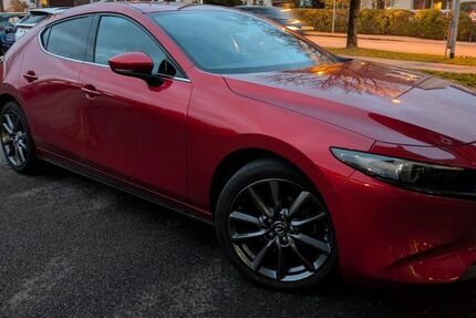 Mazda 3 73.000 km 17.700 &euro; Traunreut 83301