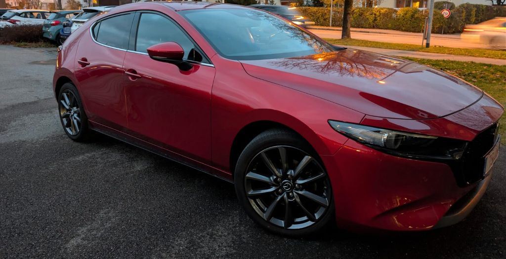 Mazda 3 73.000 km 17.700 &euro; Traunreut 83301