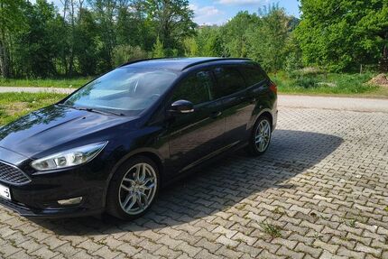 Ford Focus 122.000 km 5.900 &euro; Teisendorf 83317