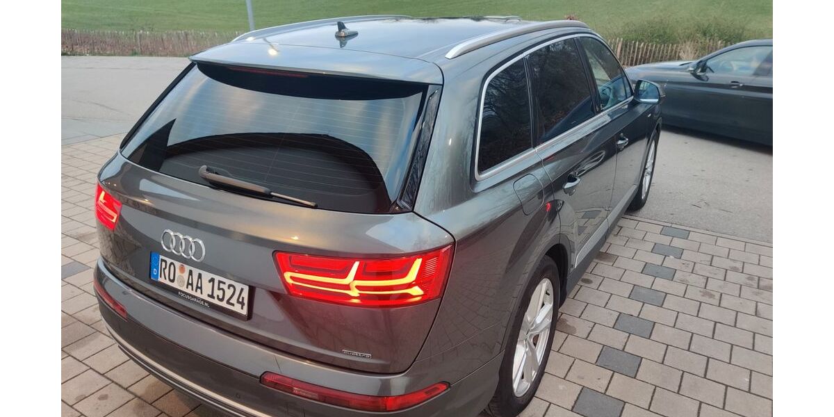 Audi Q7 215.427 km 23.500 &euro; Bad Endorf 83093