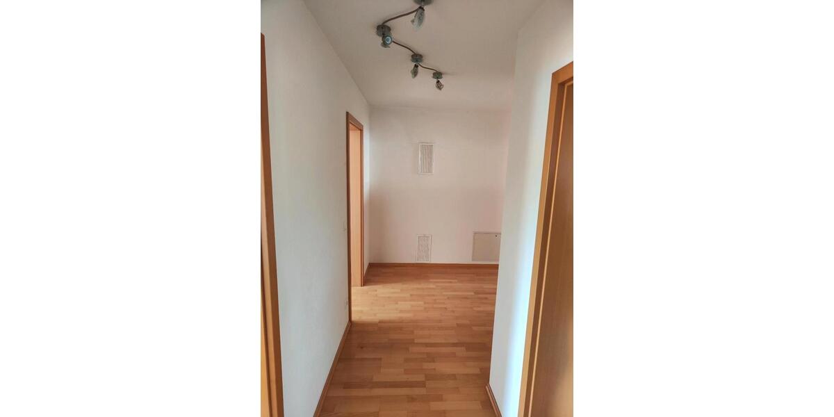 Etagenwohnung Traunreut St. Georgen - 4 Zimmer, 124 m&sup2;, 1.500&euro; | Angebot:26051561