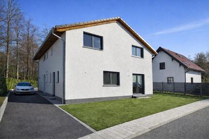 Haus Altenmarkt an der Alz - 4 Zimmer, 110 m&sup2;, 1.380&euro; | Angebot:25916395