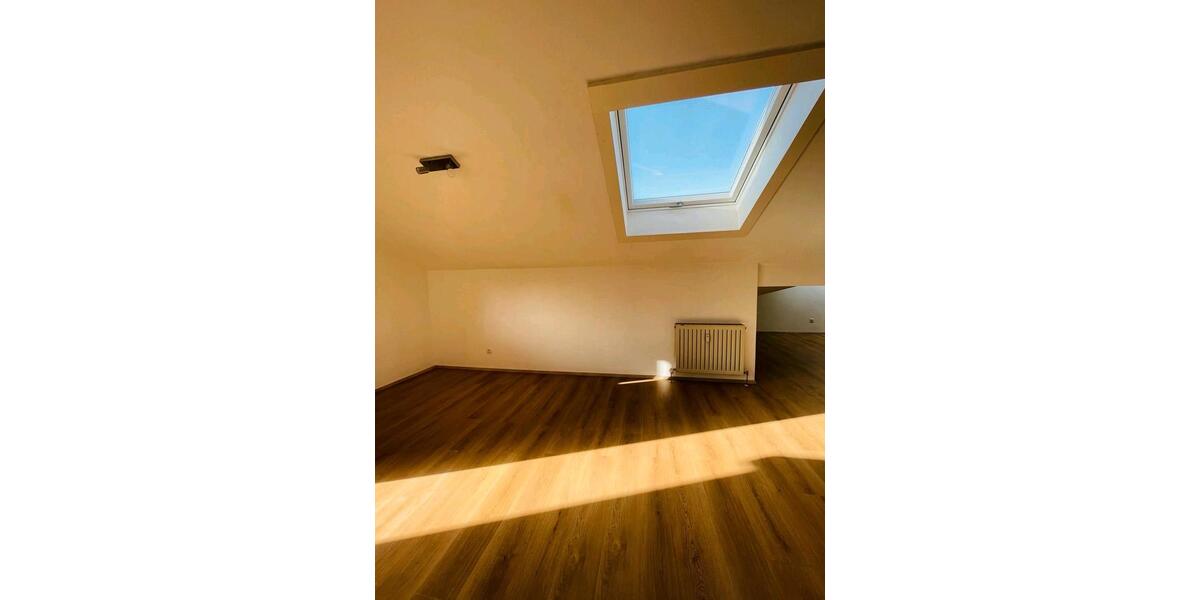 Dachgeschoßwohnung Siegsdorf - 2 Zimmer, 64 m&sup2;, 760&euro; | Angebot:27588851