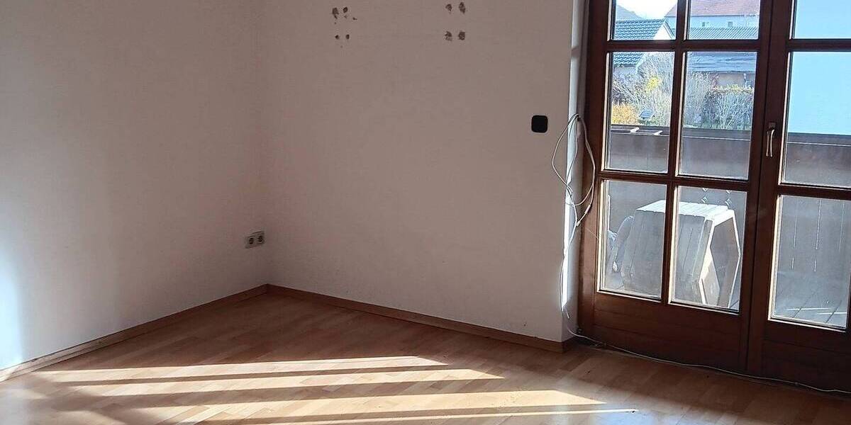 Etagenwohnung Kirchweidach - 3 Zimmer, 120 m&sup2;, 890&euro; | Angebot:25667649
