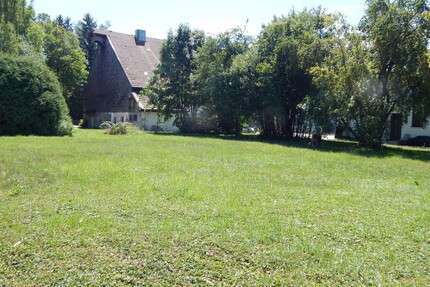 Großes, sonniges Baugrundstück mit denkmalgeschütztem Bauernhaus und Entwicklungspotenzial - Grundstück Piding Piding | Angebot:27120467