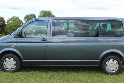 VW T5 Caravelle 270.000 km 9.900 &euro; Trostberg 83308