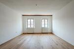 Maisonettenwohnung Tittmoning - 9 Zimmer, 300 m&sup2;, 1.900&euro; | Angebot:25851402