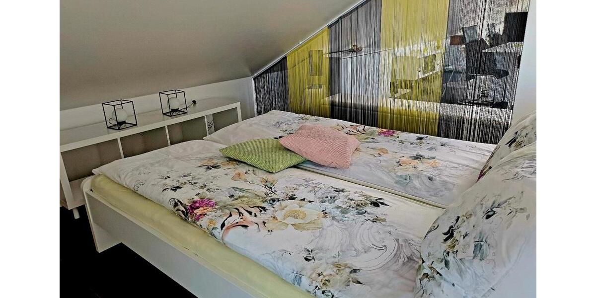 Dachgeschoßwohnung Traunreut Irsing - 1 Zimmer, 54 m&sup2;, 1.000&euro; | Angebot:25659028