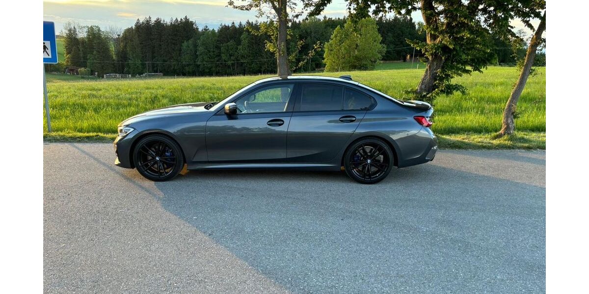 BMW 330 172.619 km 28.900 &euro; Rimsting 83253