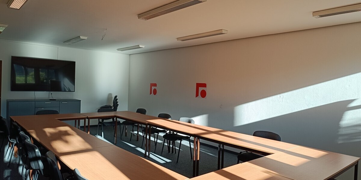 Vielseitig nutzbare Gewerbefläche in Ainring - frei ab sofort - Parkplätze vorhanden - Gewerbeobjekt Ainring Ainring | Angebot:18590026