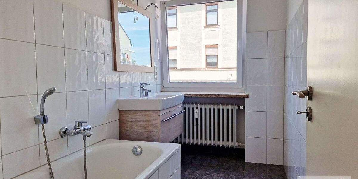 Etagenwohnung Freilassing - 4 Zimmer, 95 m&sup2;, 349.000&euro; | Angebot:25684057