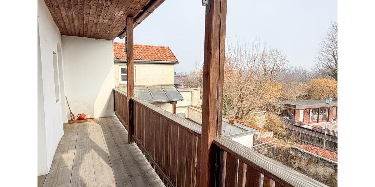 Maisonettenwohnung Tittmoning - 9 Zimmer, 300 m&sup2;, 1.900&euro; | Angebot:25851402