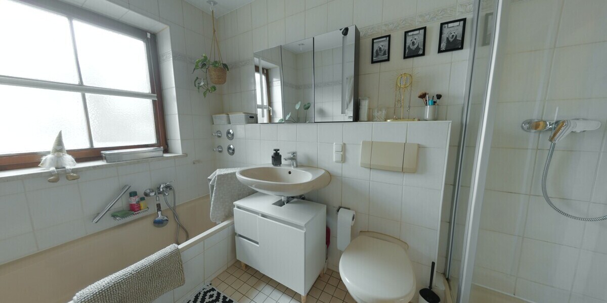 Gepflegte, vermietete 2-Zimmerwohnung mit Garten in Freilassing, Ortsteil Hofham - inkl. TG Platz. - Etagenwohnung Freilassing Freilassing | Angebot:24092327