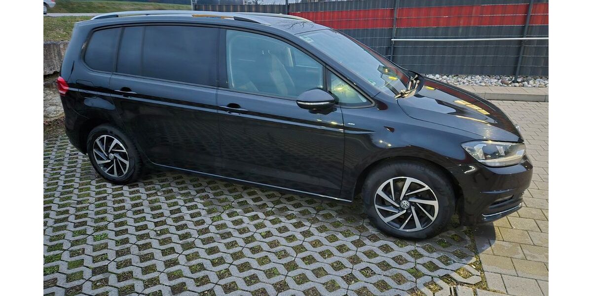 VW Touran 238.000 km 10.900 &euro; Übersee 83236