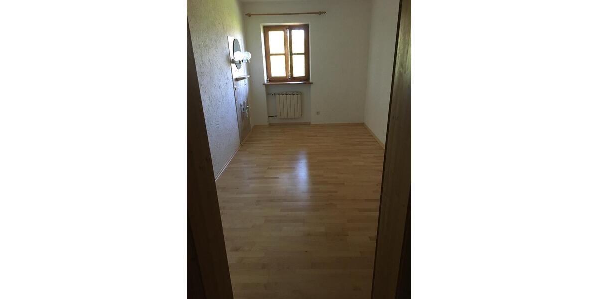 Etagenwohnung Eggstätt - 3 Zimmer, 82 m&sup2;, 1.200&euro; | Angebot:25981918