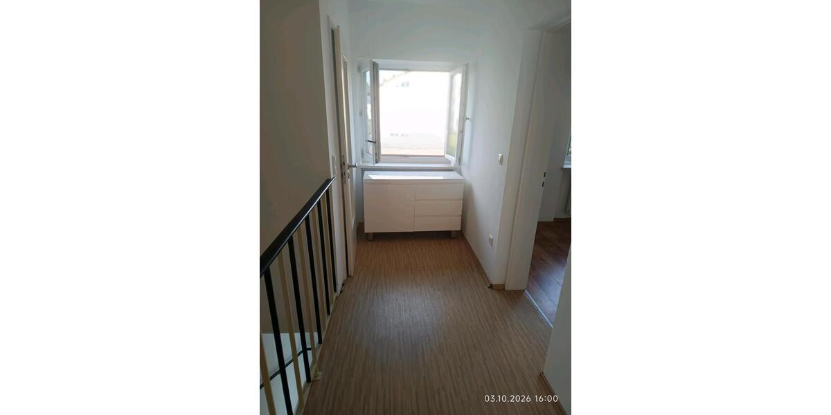 Terrassenwohnung Tittmoning - 4 Zimmer, 110 m&sup2;, 1.400&euro; | Angebot:27607684