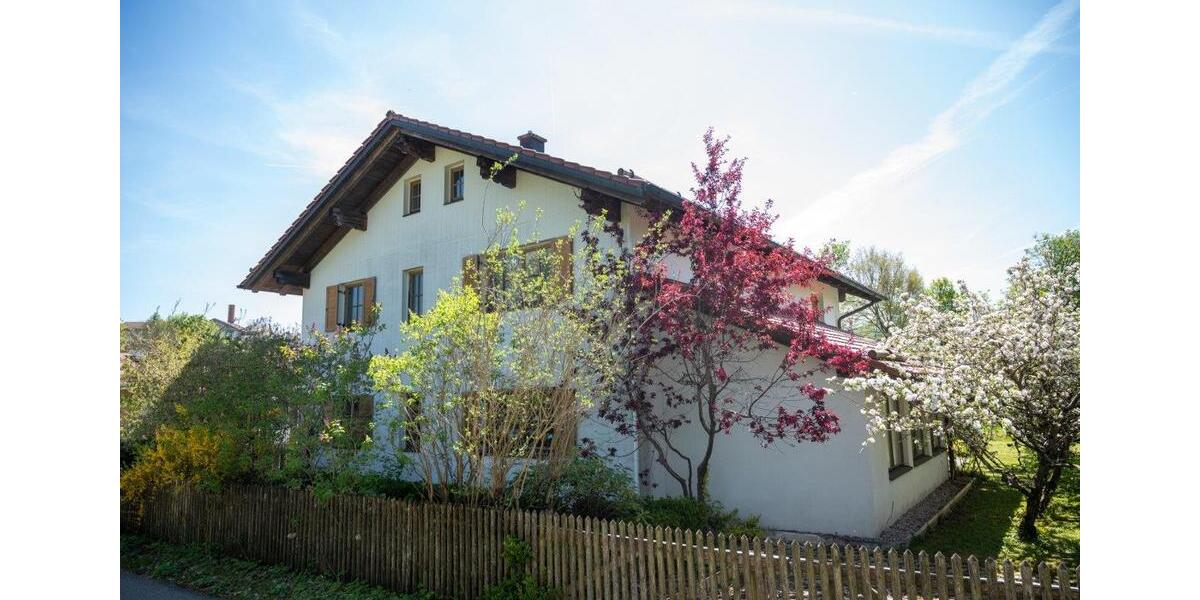 Einfamilienhaus Bergen - 17 Zimmer, 180 m&sup2;, 950.000&euro; | Angebot:26750612