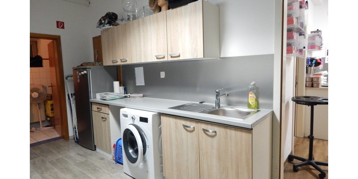 Ablösefreier, klimatisierter Friseursalon in 83395 Freilassing – voll ausgestattet, sofort bezugsfertig! - Gewerbeobjekt Freilassing Freilassing | Angebot:23021567