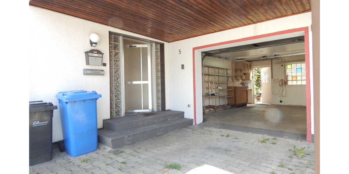 Doppelhaushälfte mit Garten & Garage in ruhiger Lage – viel Potenzial für Ihre Wohnideen - Doppelhaushälfte Freilassing Freilassing | Angebot:27453355