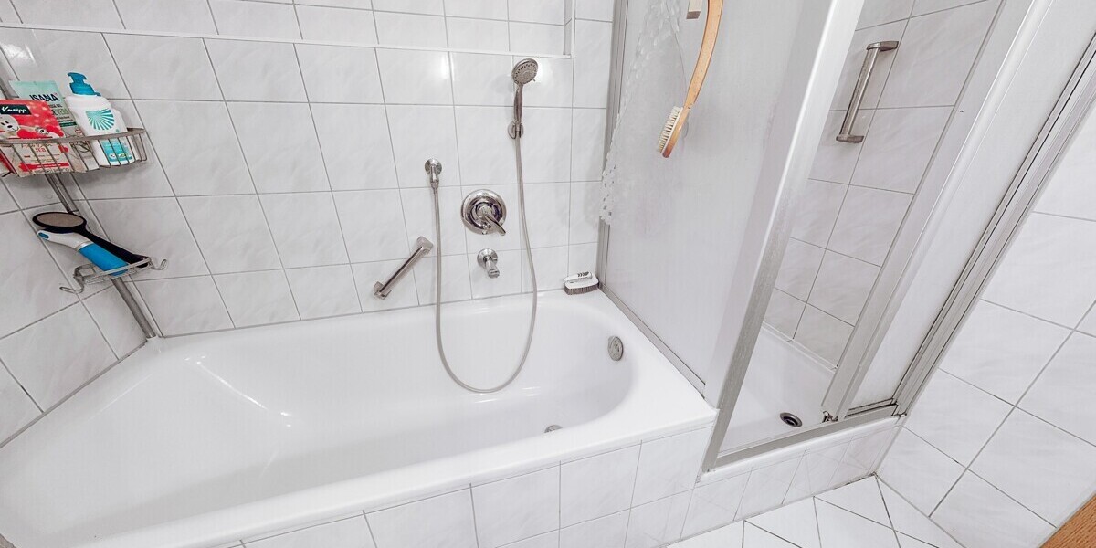 Vermietete und gepflegte 2-Zimmer-Wohnung mit Balkon in Freilassing zu verkaufen! - Etagenwohnung Freilassing Freilassing | Angebot:24584620