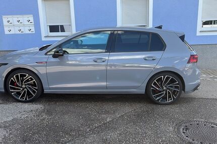 VW Golf 62.500 km 23.900 &euro; Fridolfing 83413