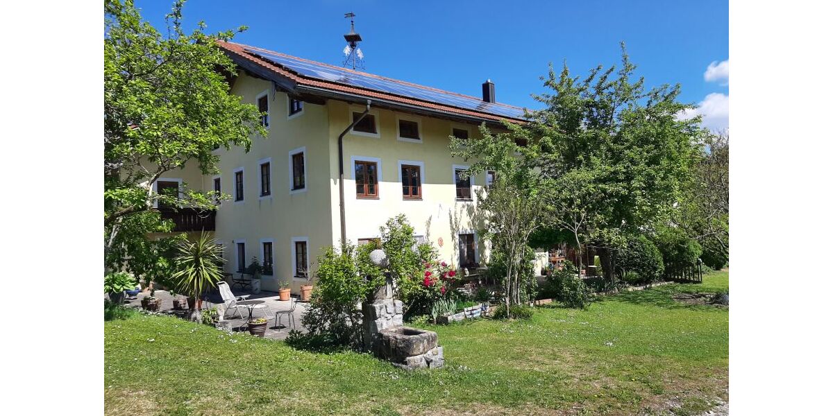 Idylle pur - Wohnung mit Balkon im Einödhof südost - Dachgeschoßwohnung Tittmoning Murschall | Angebot:26014234