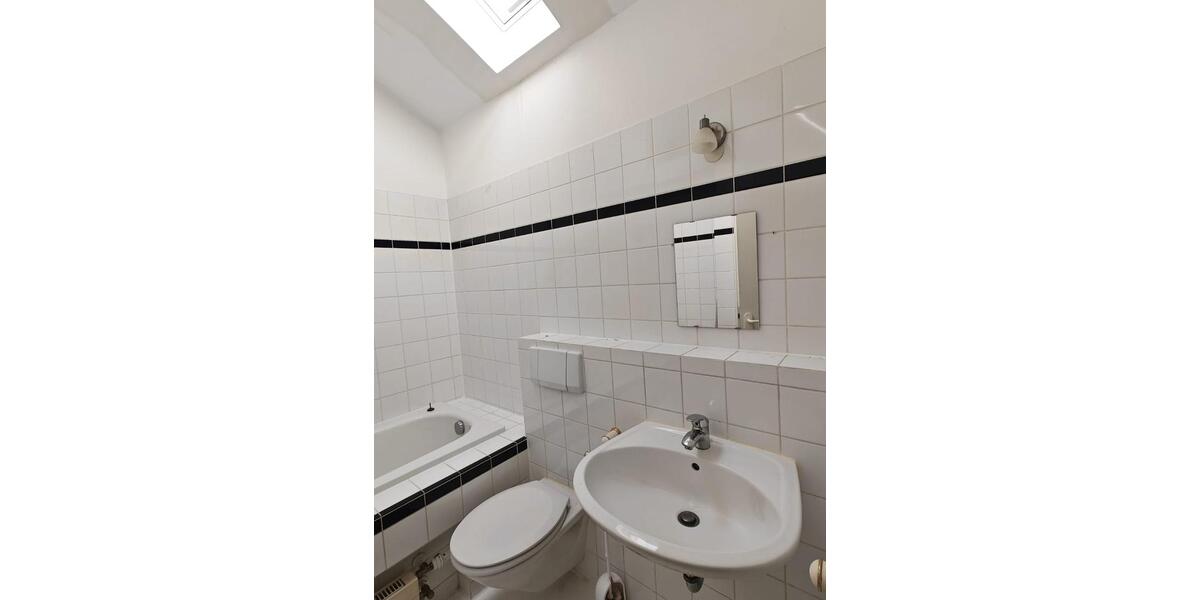 Dachgeschoßwohnung Traunreut Irsing - 3 Zimmer, 72 m&sup2;, 750&euro; | Angebot:25051998