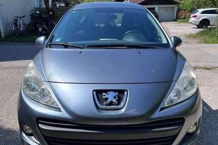 Peugeot 207 124.000 km 2.500 &euro; Traunstein 83278
